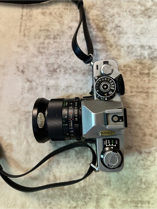 Minolta XG7 w/ 28mm f/ 2.5 Auto Wide Angle Lens 35mm Film Camera